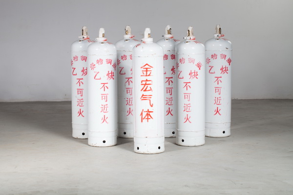 氧气瓶~乙炔瓶为什么不能滚动?- _感人网